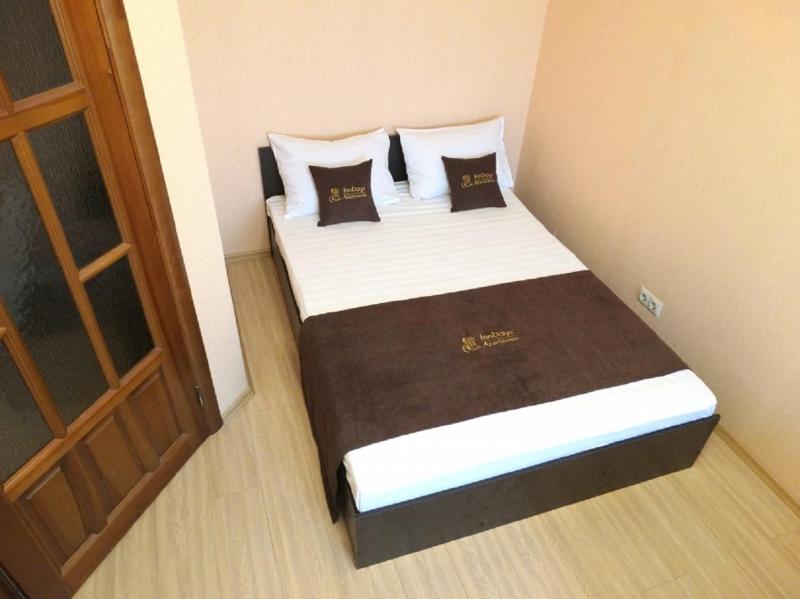 One-Bedroom Apartment image 2
