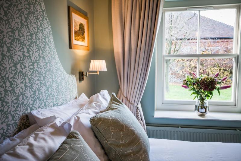 Double Room image 2