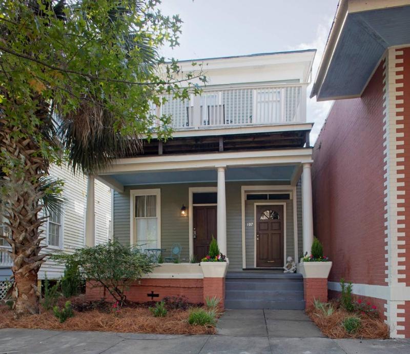 Huge 5 bed 5 bath in Historic Downtown Savannah - image 1