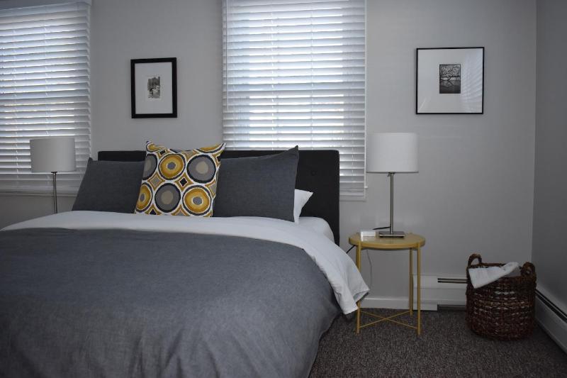 Queen Room image 4