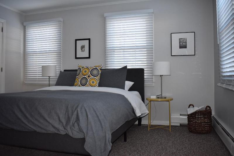 Queen Room image 3