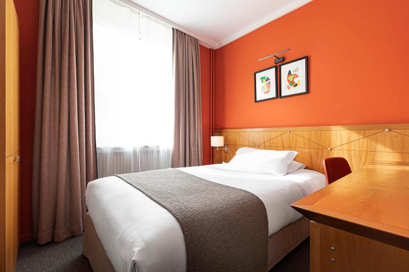 Standard Single Room image 3