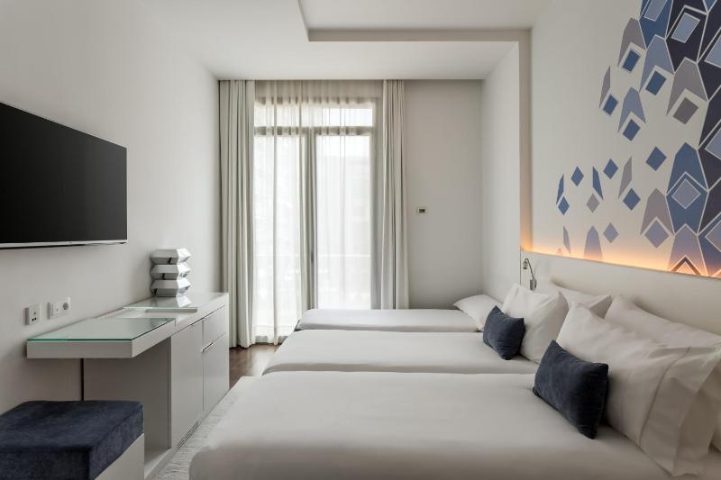 Room Mate Carla Barcelona - image 14