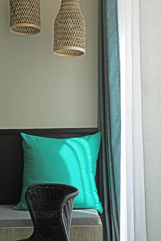 Family Room with One Queen Bed, Sofa Bed and Mezzanine Floor image 4