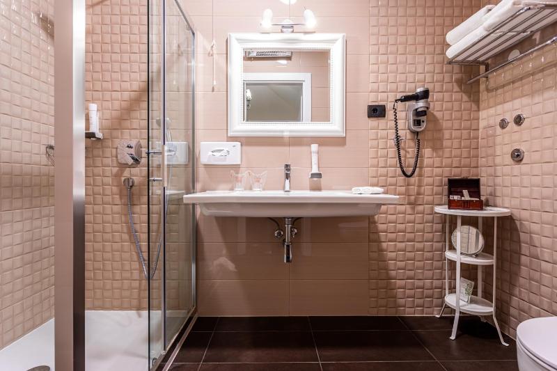 Double Room with Terrace image 3