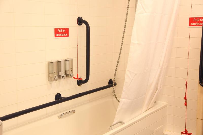 Standard Double Room with Free Hot Breakfast - Accessible image 4