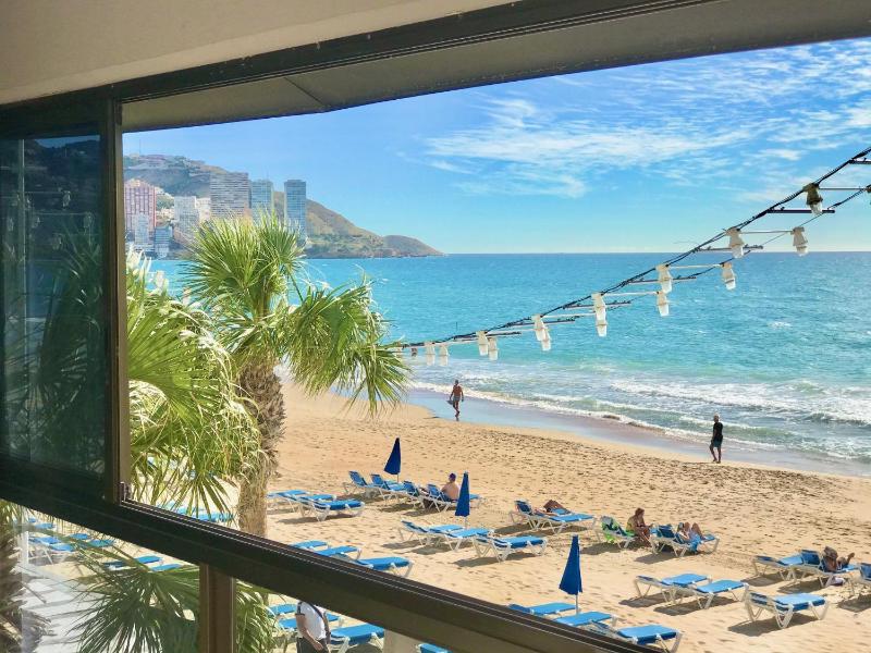 Apartment with Sea View image 3