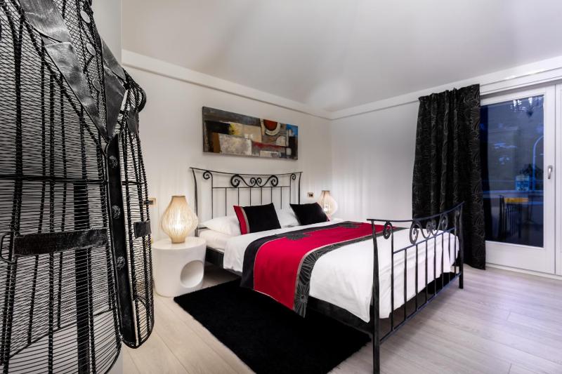 Suite with Balcony image 4