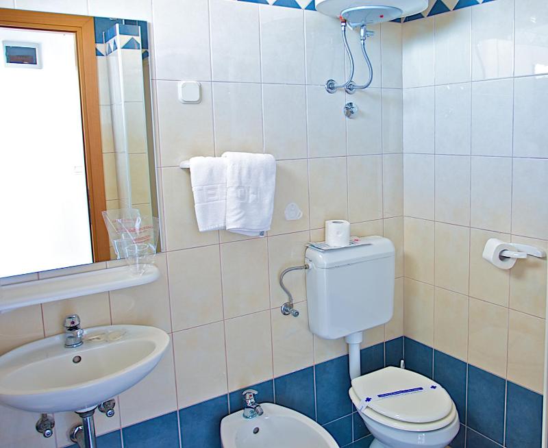One-Bedroom Apartment image 2