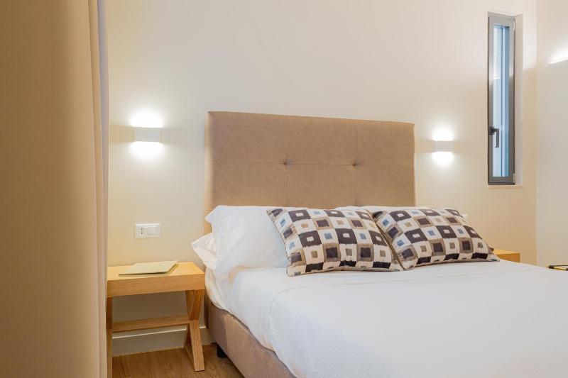 Economy Double Room image 4