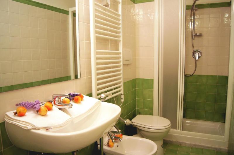 Two-Bedroom Apartment with Terrace - 44 Via Frà Bartolomeo image 2