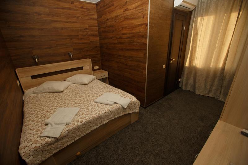 Double Room with Private Bathroom image 2
