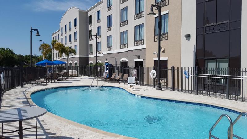 Holiday Inn Express Hotel & Suites Tampa-USF-Busch Gardens By IHG - image 16