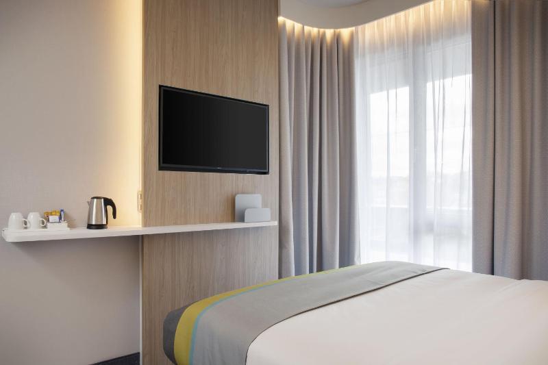 Single Room image 2