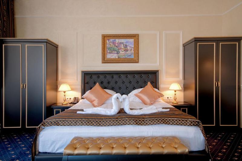 Executive Suite image 2