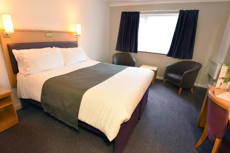 Double Room image 4