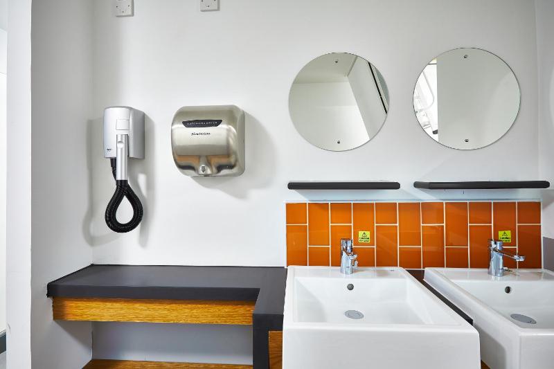 6 Bed Dorm image 2