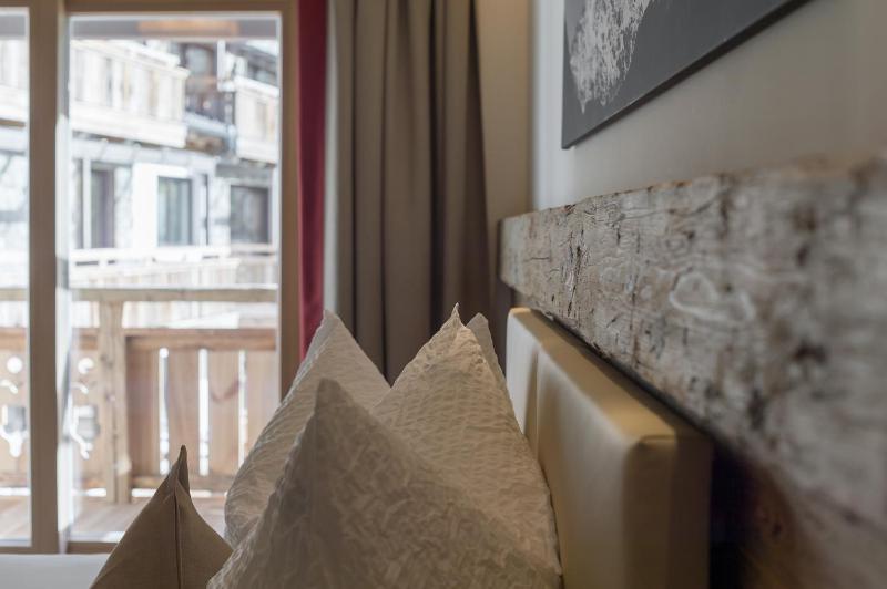 Two-Bedroom Apartment with Balcony image 3