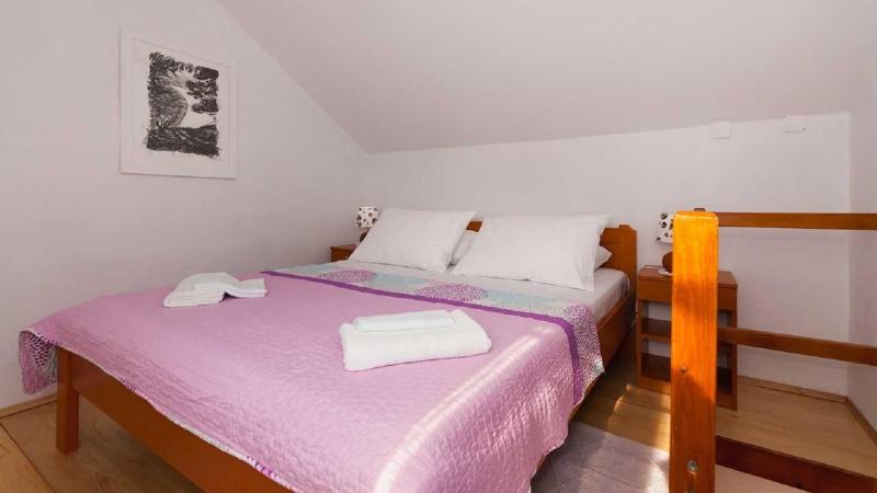 Two-Bedroom House image 3