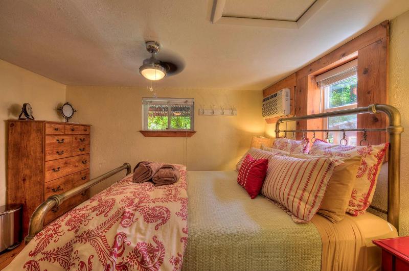 Cali Cochitta Vacation Rentals - image 7
