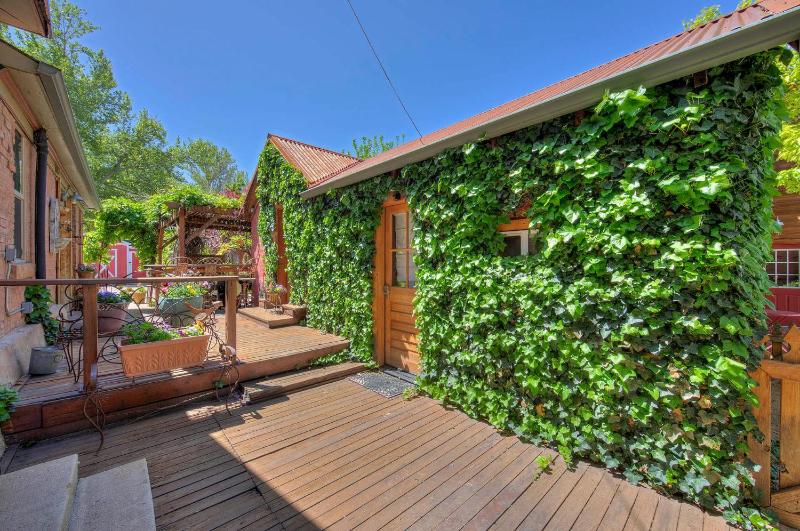 Cali Cochitta Vacation Rentals - image 8