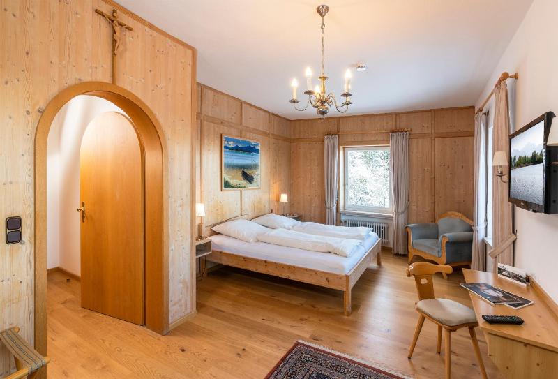 Comfort Twin Room image 3