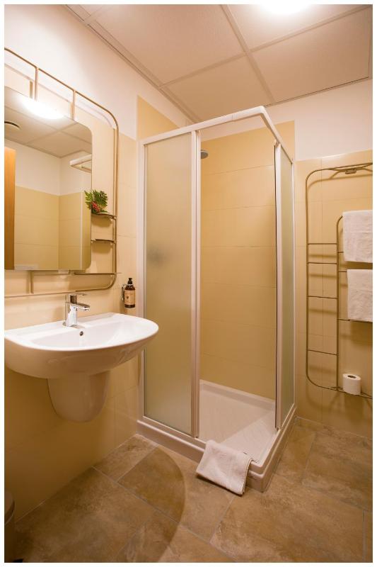 Quadruple Room image 3
