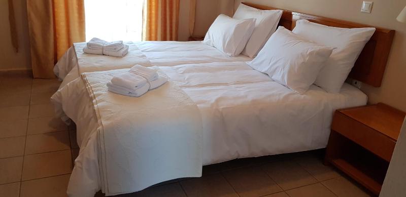 Double Room image 3