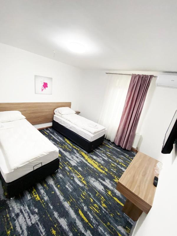 Triple Room image 2