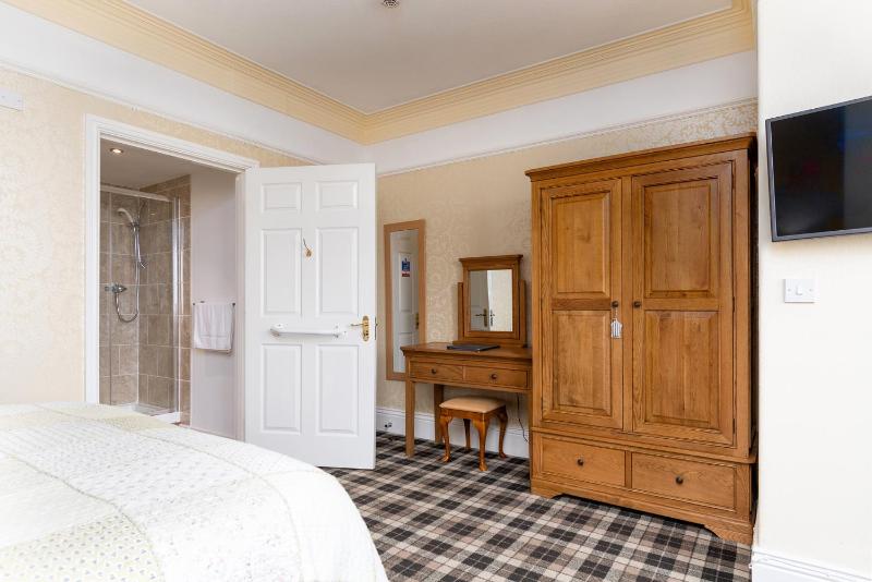 Deluxe Double Room with Sea View image 3