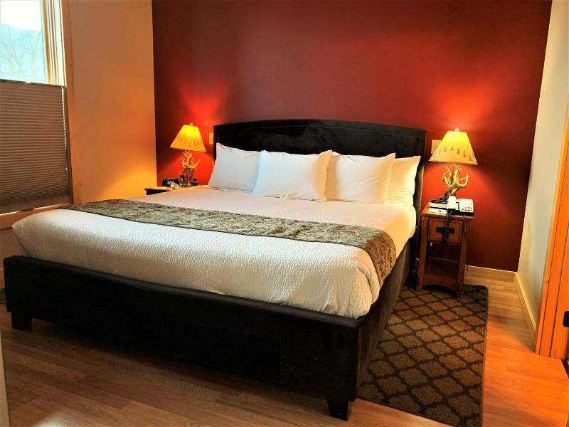 King Room image 4