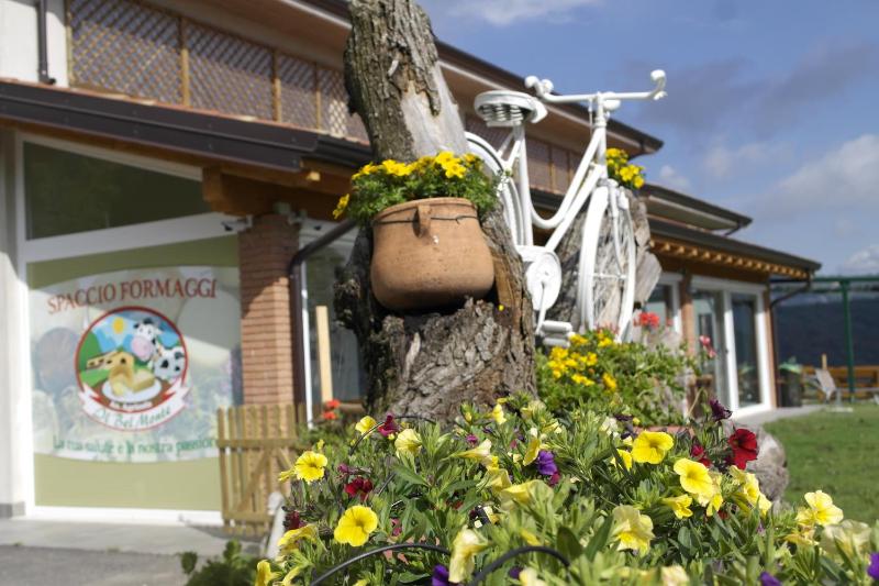 Apartment with Lake View image 4