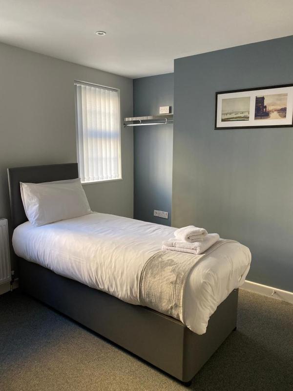 Double or Twin Room image 2