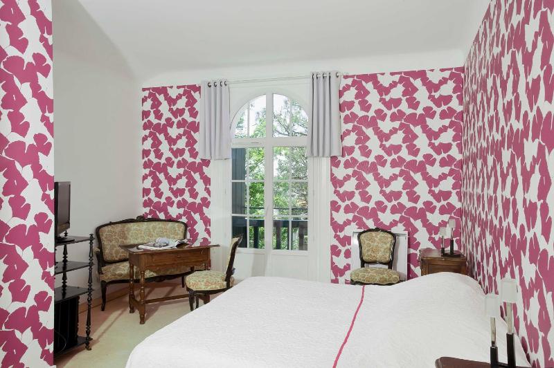 Deluxe Family Suite image 2