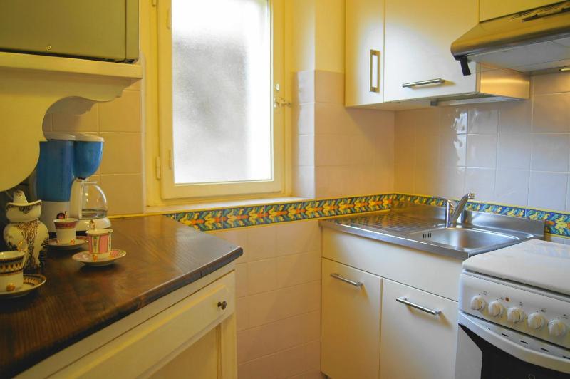 One-Bedroom Apartment with Terrace - 44 Via Frà Bartolomeo image 3