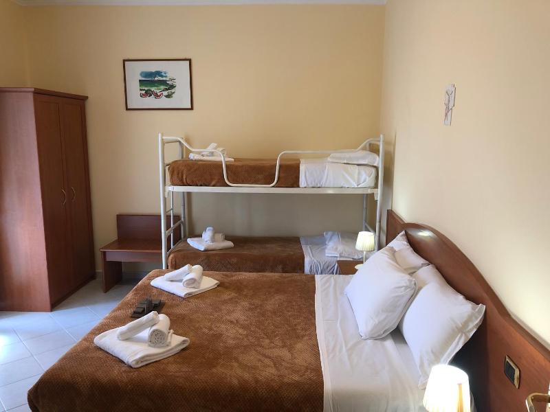 Quadruple Room image 3