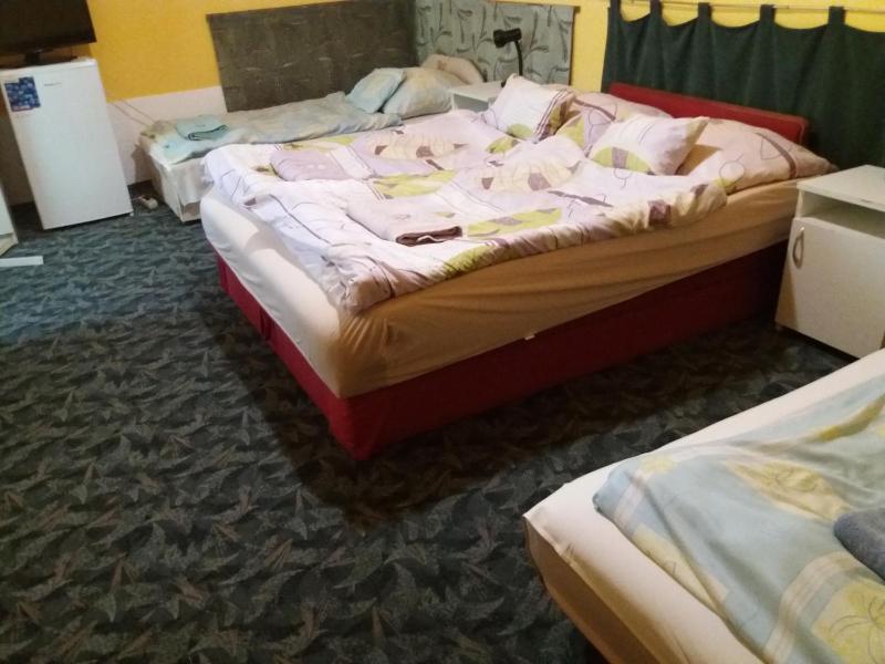 Quadruple Room image 4