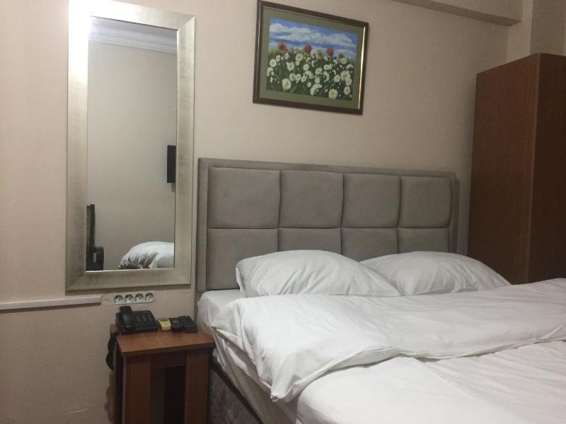 Double Room with Private Bathroom image 1