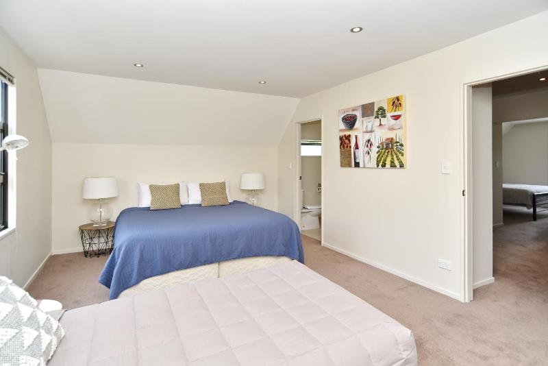Next to Hagley Park - 7 Night special deals - image 22