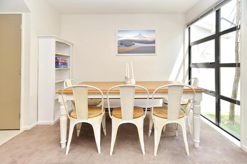Next to Hagley Park - 7 Night special deals - image 18