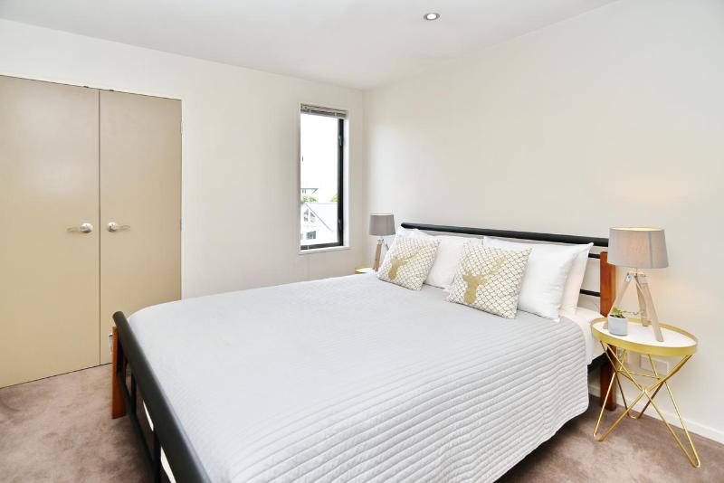 Next to Hagley Park - 7 Night special deals - Bookahome - image 12