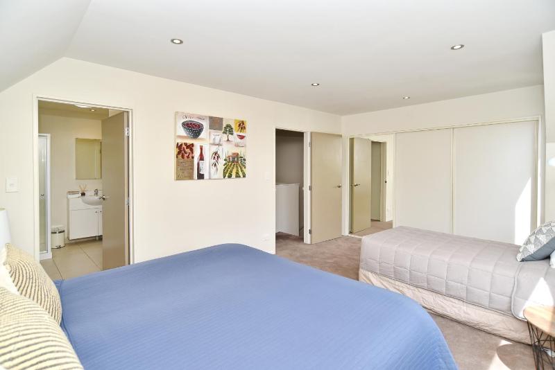 Next to Hagley Park - 7 Night special deals - Bookahome - image 46