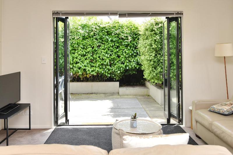 Next to Hagley Park - 7 Night special deals - Bookahome - image 38