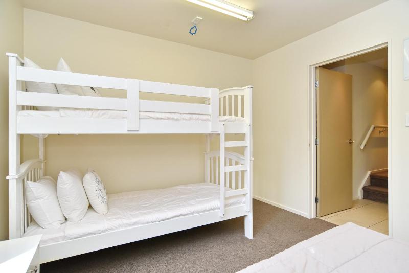 Next to Hagley Park - 7 Night special deals - Bookahome - image 8