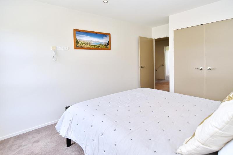 Next to Hagley Park - 7 Night special deals - Bookahome - image 47