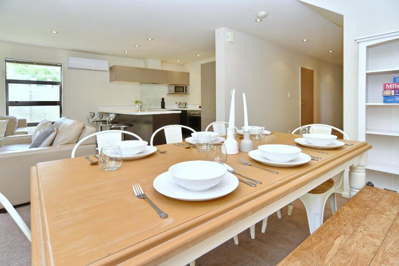 Next to Hagley Park - 7 Night special deals - image 20