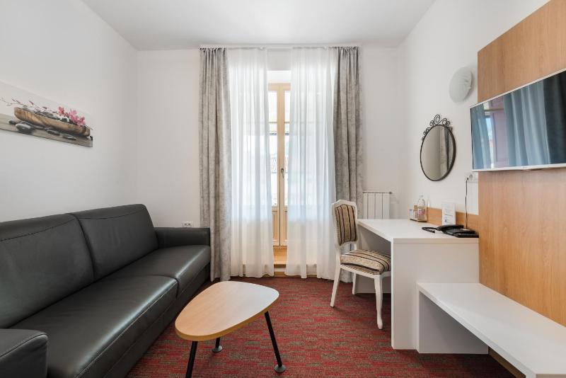 Superior Suite image 3