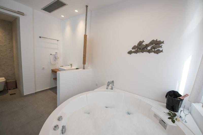 Natura Luxury Boutique Hotel Skopelos - image 3