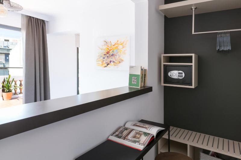 Puerta Catedral Holiday Suites - image 9