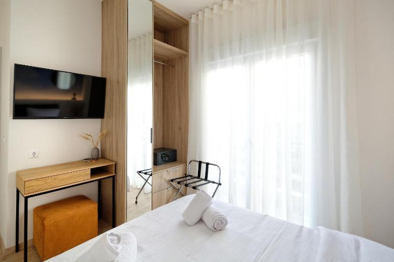 One-Bedroom Apartment image 4